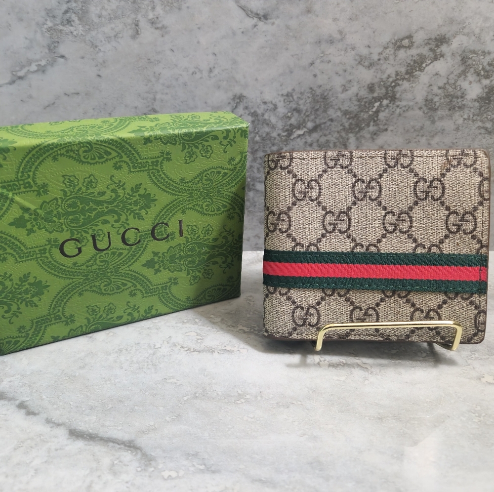 Gucci Beige GG Canvas Wallet ✨️